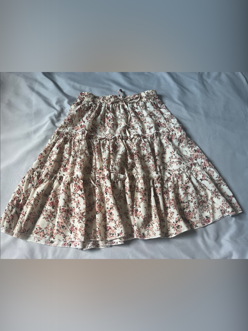 Floral Tiered Mini Skirt - Cream with Pink Rose Print Very cute skirt worn once.